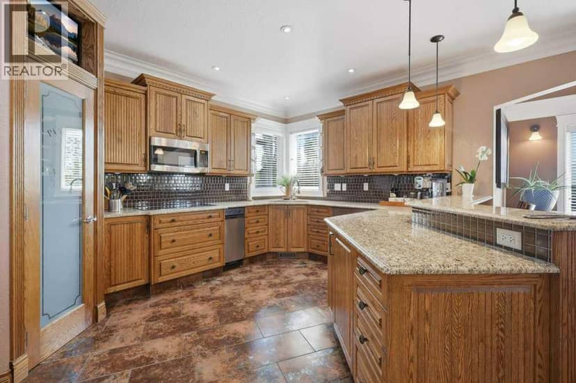 28 Oakdale Place — photo 11 of 40