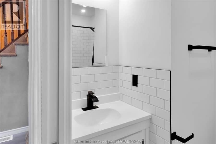 415 Queen STREET — photo 31 of 40