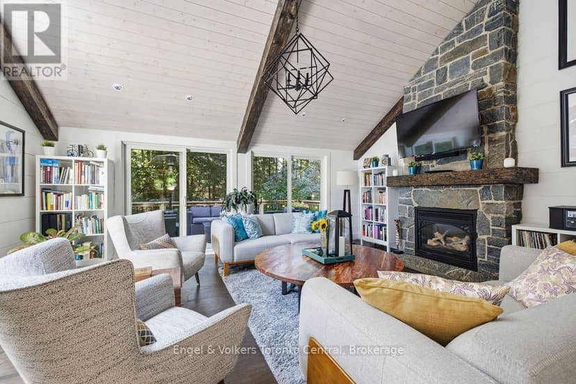 8 Bartlett Drive — photo 4 of 40