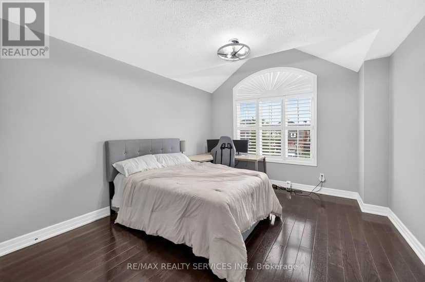 484 Greenwood Drive — photo 33 of 40