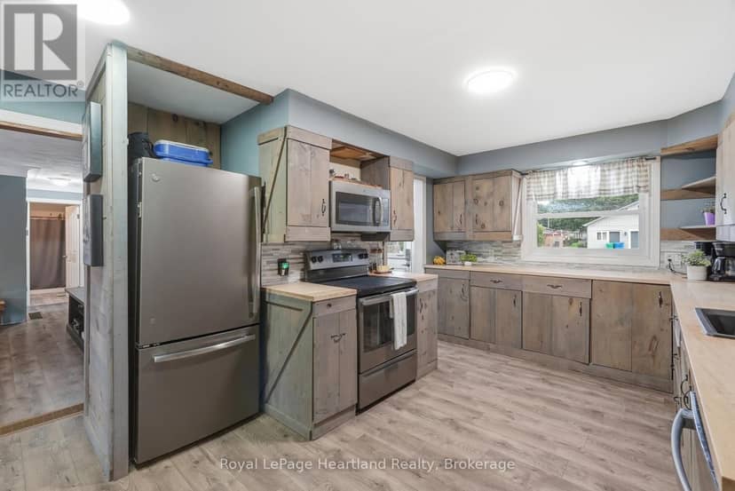 1041 Main Street — photo 13 of 38