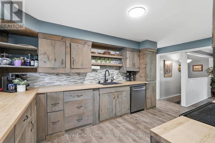 1041 Main Street — photo 15 of 38