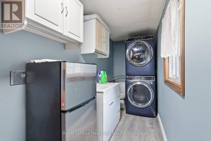 1041 Main Street — photo 19 of 38