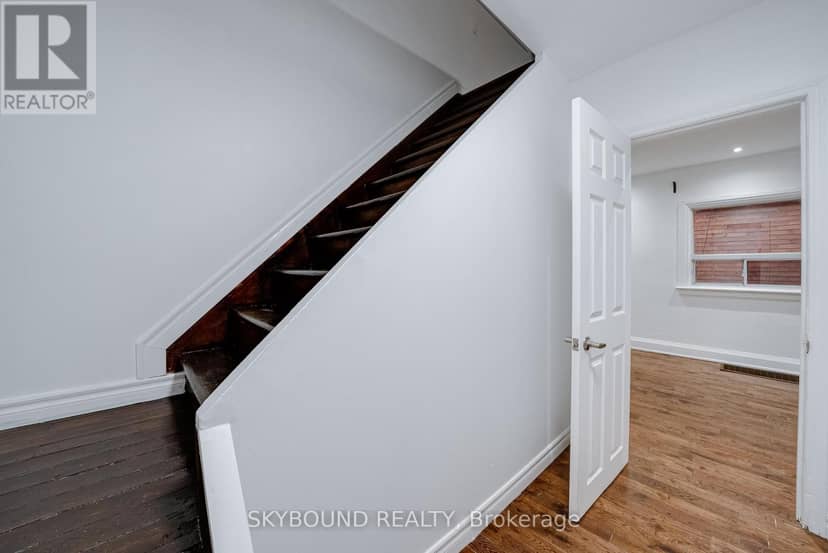 43 Craydon Avenue — photo 17 of 38