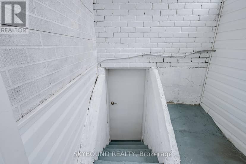 43 Craydon Avenue — photo 34 of 38