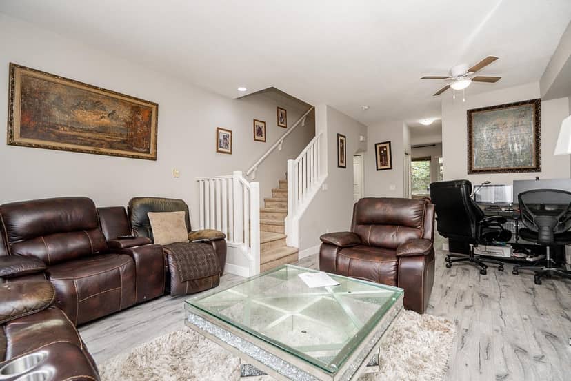 11 16772 61 AVENUE, Surrey, photo 2