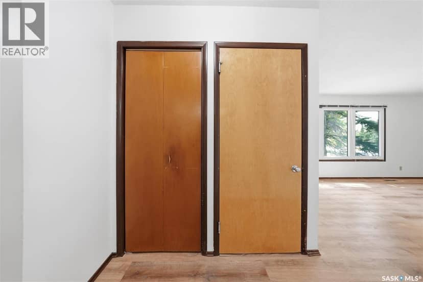 206 Carleton DRIVE — photo 4 of 40