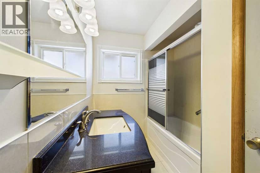 5 Chisholm Crescent NW — photo 17 of 33
