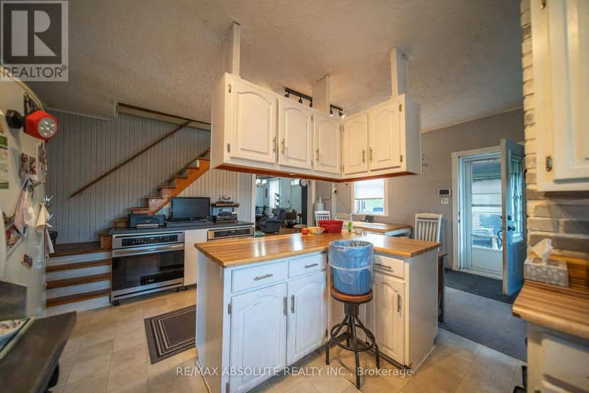2671 Champlain Street — photo 12 of 32