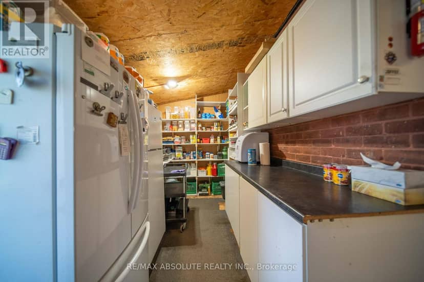 2671 Champlain Street — photo 14 of 32