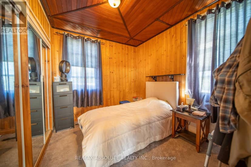 2671 Champlain Street — photo 18 of 32