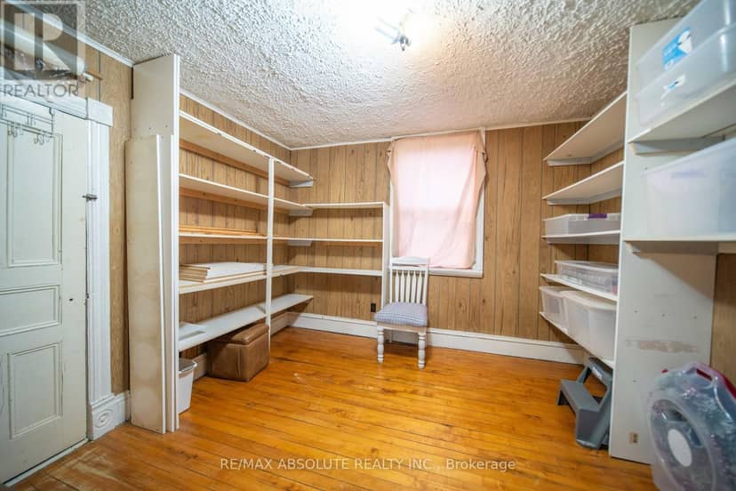 2671 Champlain Street — photo 23 of 32