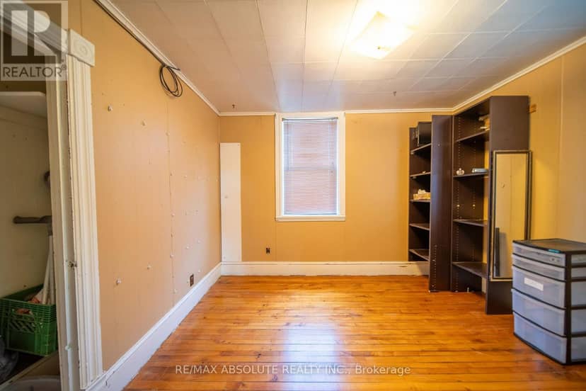 2671 Champlain Street — photo 26 of 32
