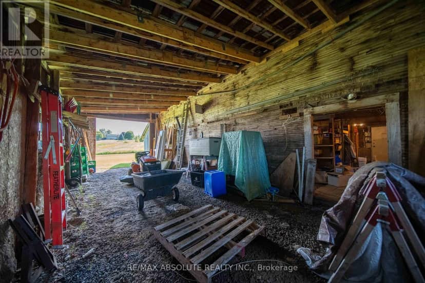 2671 Champlain Street — photo 28 of 32