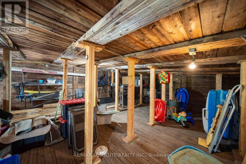 2671 Champlain Street — photo 30 of 32