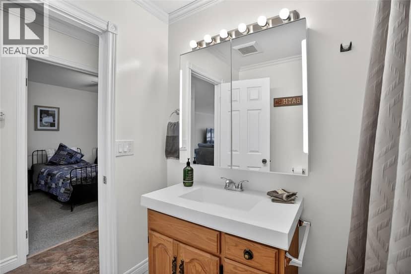 4084 Bluepoint DRIVE — photo 17 of 40