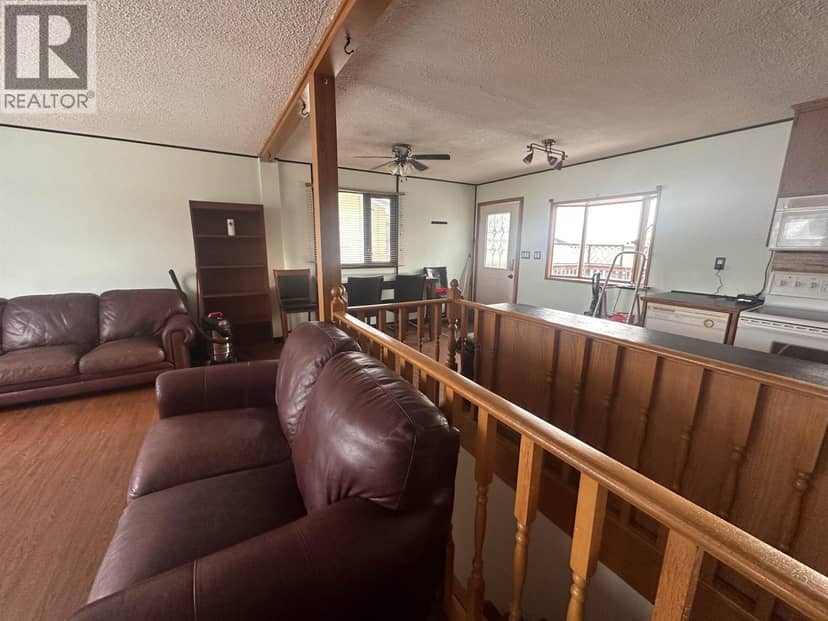 5204 TAMARACK CRESCENT, Fort Nelson, photo 4