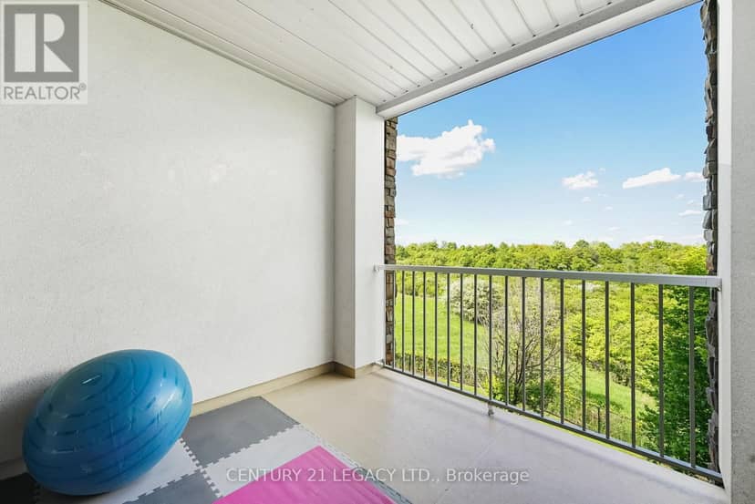 1307 - 8 Dayspring Circle — photo 26 of 40