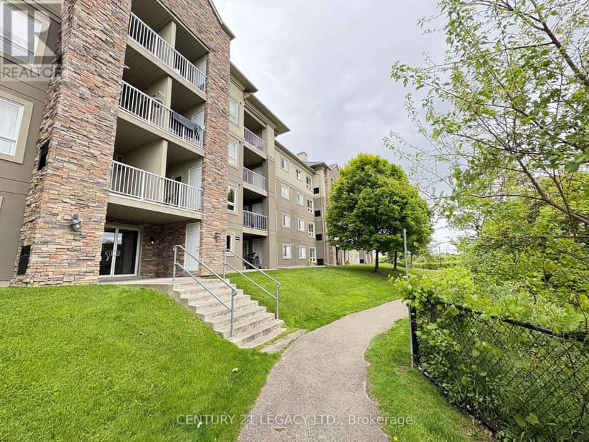 1307 - 8 Dayspring Circle — photo 35 of 40