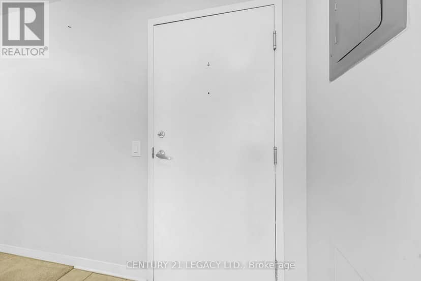 1307 - 8 Dayspring Circle, Brampton, photo 5