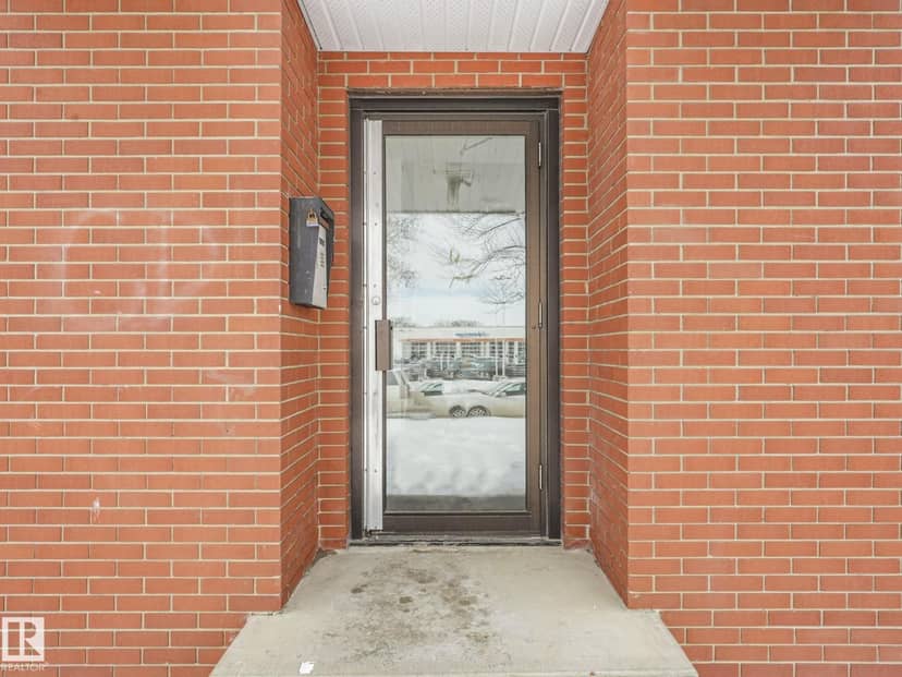 #15 10724 115 ST NW, Edmonton, photo 3
