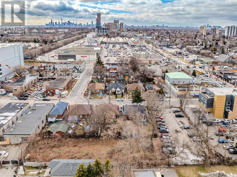 39 Thora Avenue — photo 8 of 22