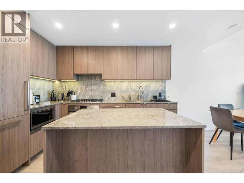 1806 626 CLAREMONT STREET, Coquitlam, photo 2