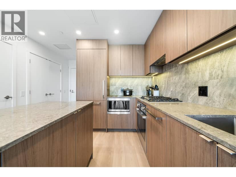 1806 626 CLAREMONT STREET, Coquitlam, photo 3