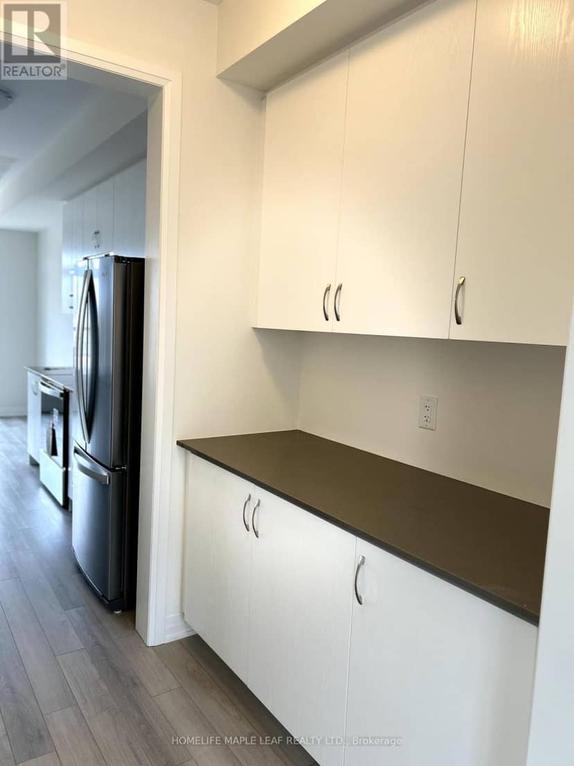 207 - 585 Colborne Street — photo 6 of 23