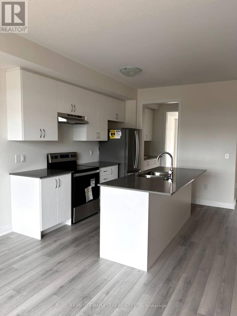207 - 585 Colborne Street — photo 7 of 23
