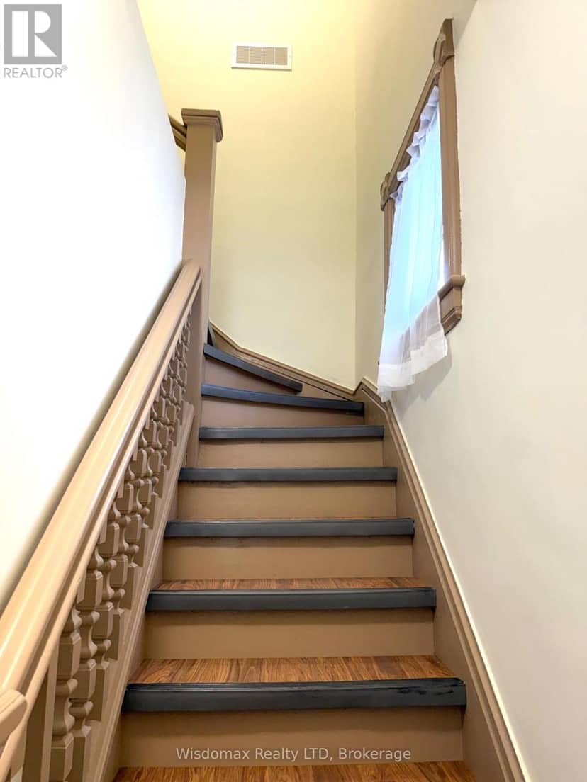 4731 Saint Lawrence Avenue — photo 14 of 35