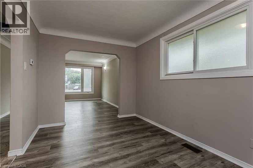 307 DUNSMURE Road — photo 13 of 40