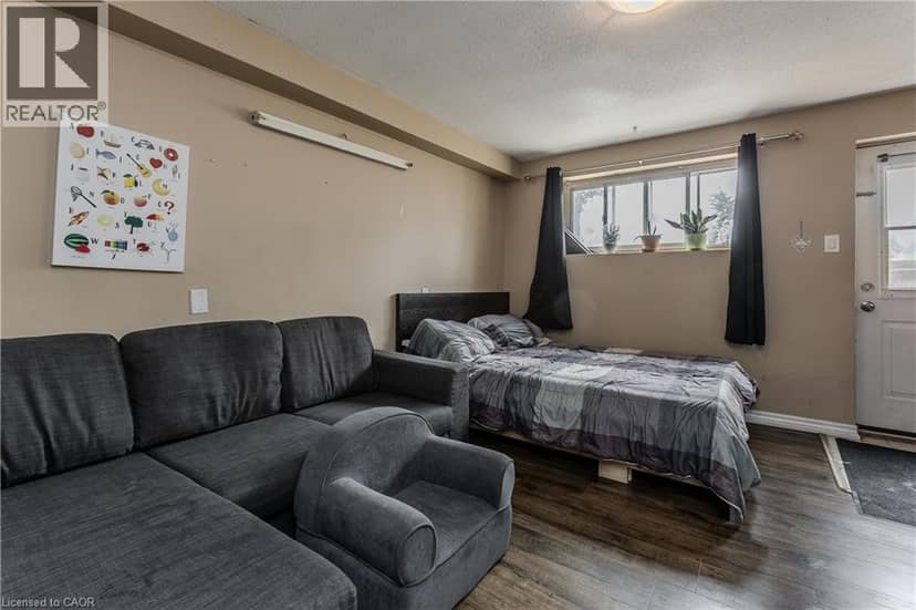 307 DUNSMURE Road — photo 34 of 40
