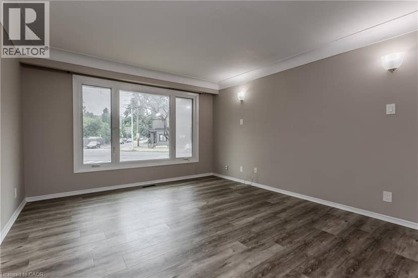 307 DUNSMURE Road — photo 5 of 40