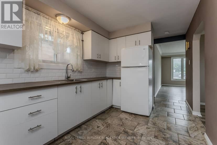 307 Dunsmure Road — photo 15 of 40