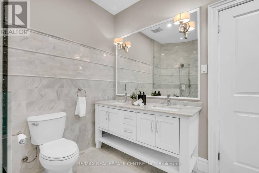 1560 Elgin Road — photo 19 of 40