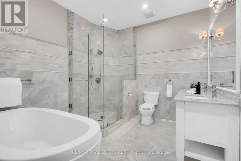 1560 Elgin Road — photo 20 of 40