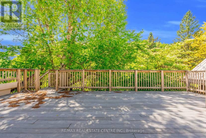 1560 Elgin Road — photo 30 of 40