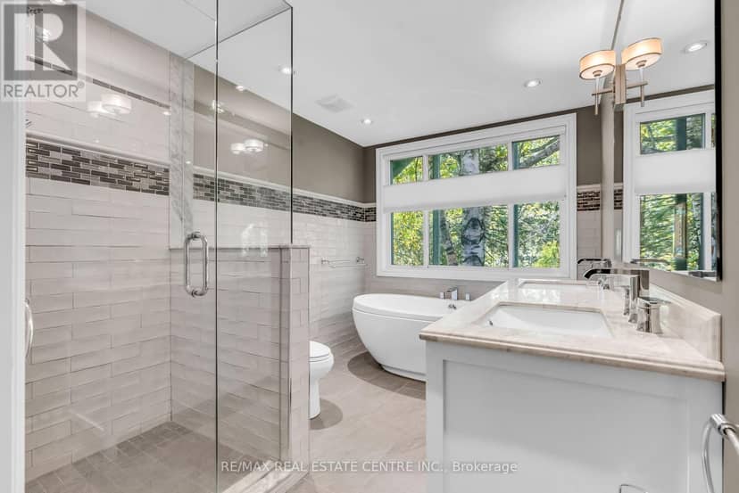 1560 Elgin Road — photo 33 of 40