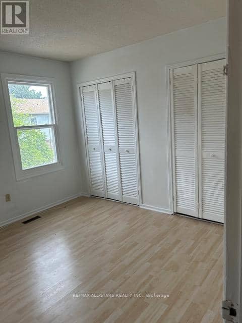 82 - 201 Alexmuir Boulevard — photo 11 of 24