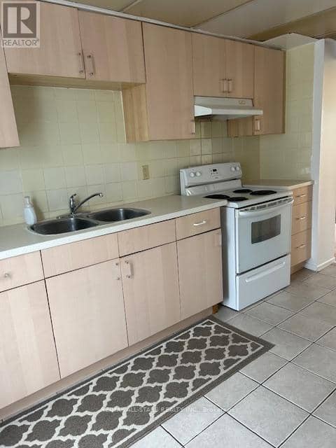 82 - 201 Alexmuir Boulevard — photo 14 of 24