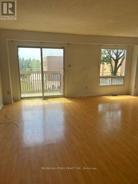 82 - 201 Alexmuir Boulevard — photo 7 of 24