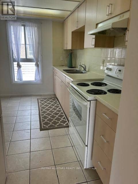82 - 201 Alexmuir Boulevard — photo 9 of 24