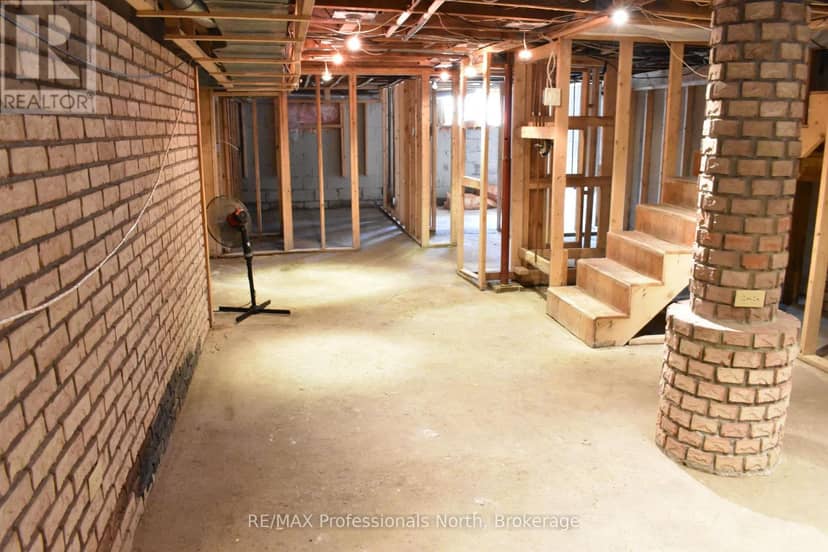 8111 County Road 503 — photo 35 of 40