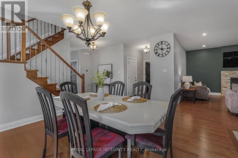 400 Colmar Street — photo 9 of 40