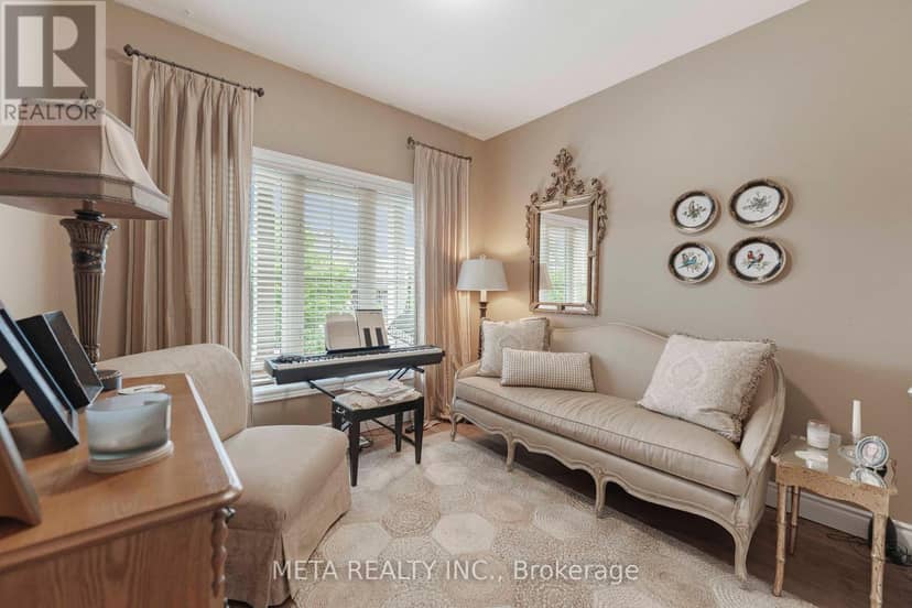 18 Hughes Street — photo 10 of 34