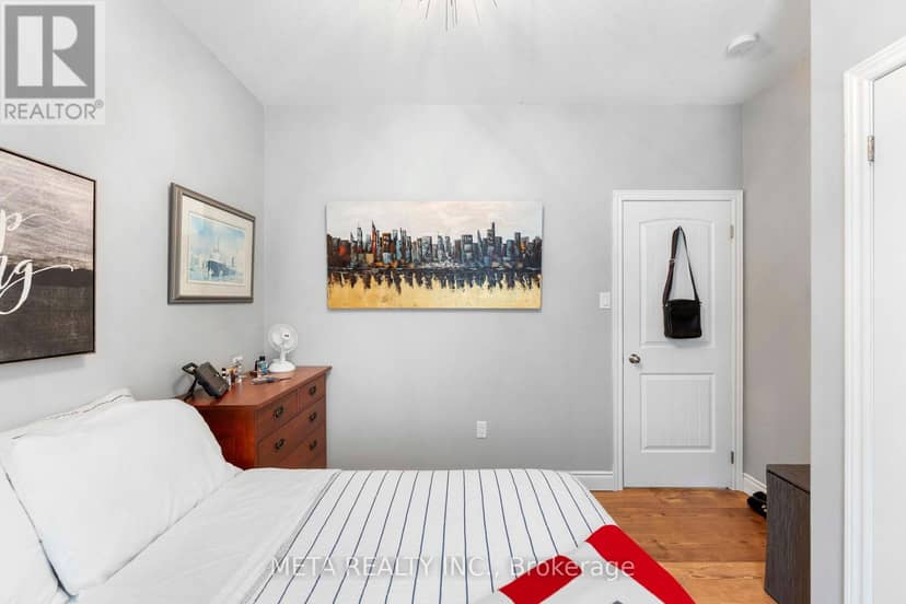 18 Hughes Street — photo 14 of 34