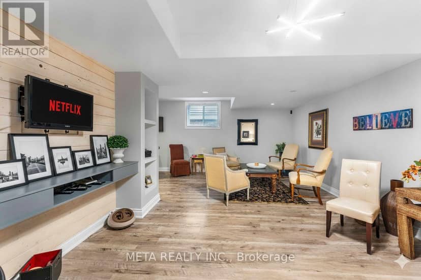 18 Hughes Street — photo 7 of 34