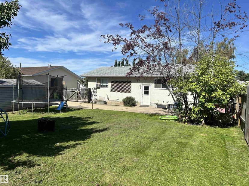 10623 107 St, Westlock, photo 2