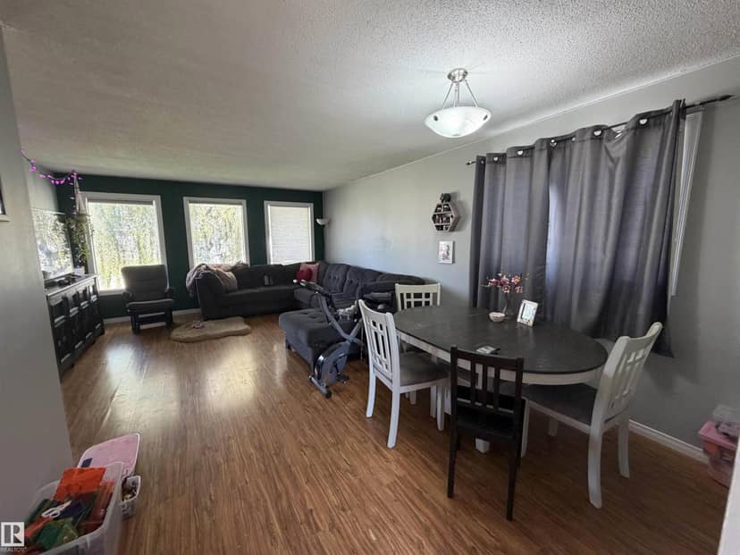 10623 107 St, Westlock, photo 7